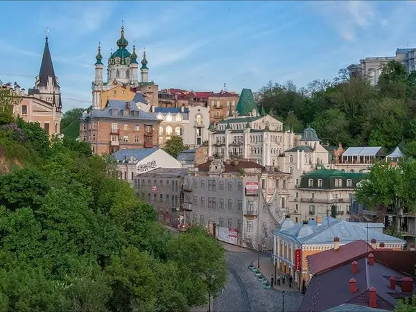 Вид на Андріївський узвіс під час екскурсії з гідом